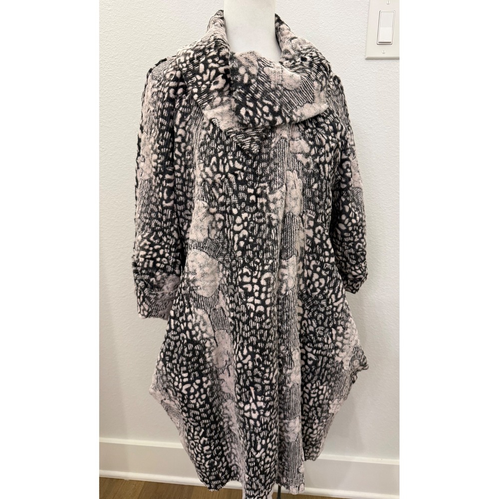 Joseph Ribkoff Coat Jacket Pockets Black White Animal Print Sequin Size 8